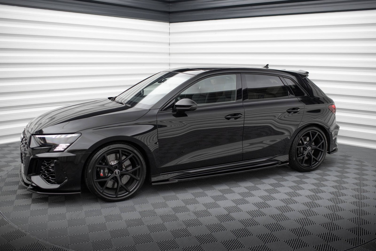 Audi RS3 8Y con piezas de Maxton Design