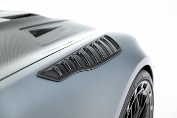 Ventilaciones laterales de aleta delantera para Mercedes-AMG GT C C190 Facelift — imagen 3