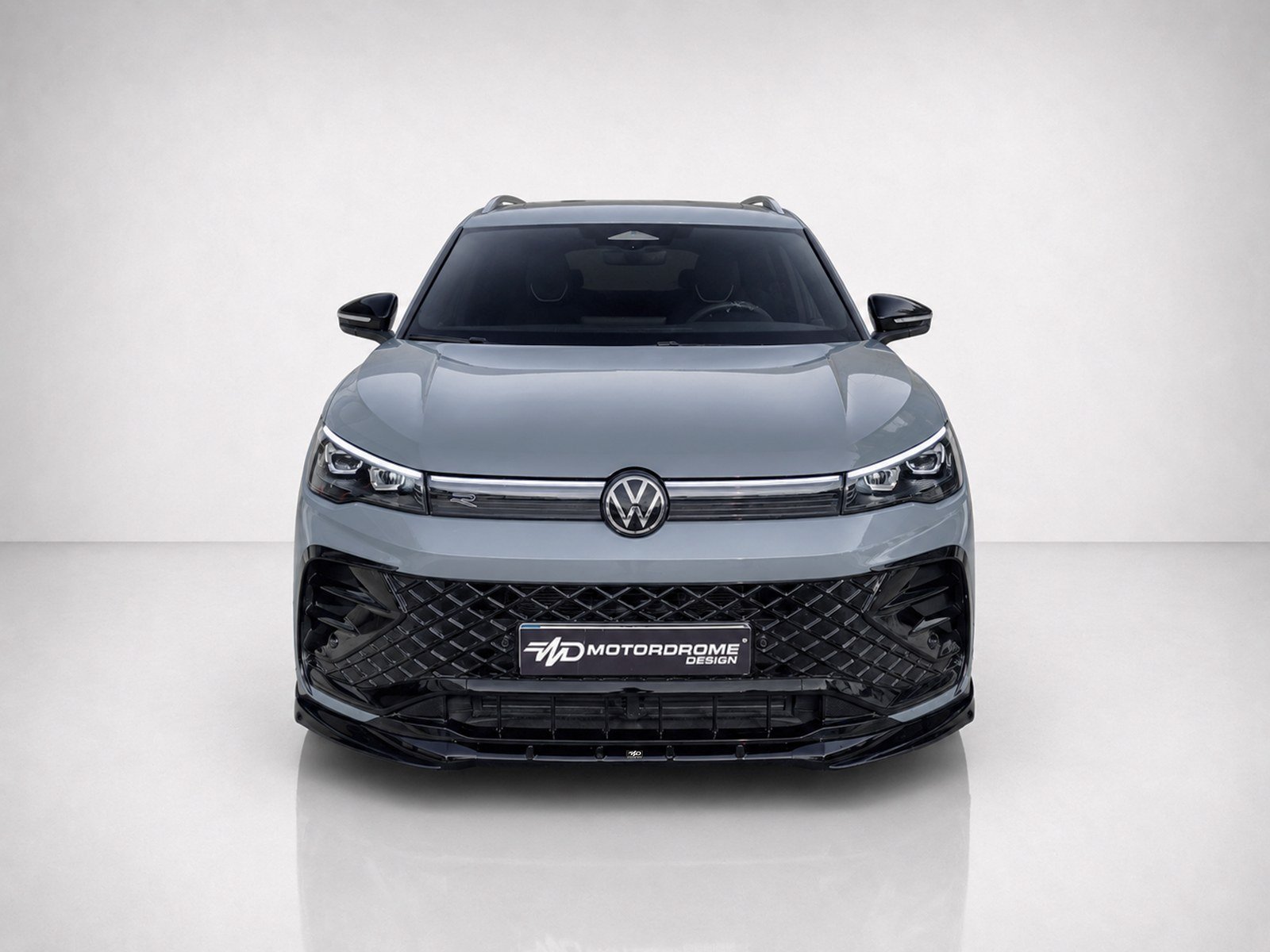 Volkswagen Tiguan con lip delantero Motordrome Design del catálogo Taller Flash